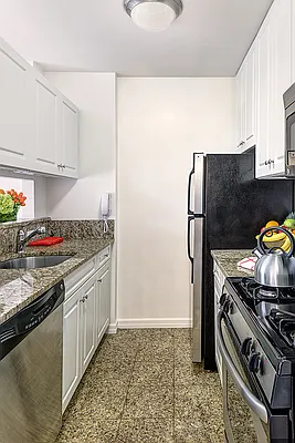 Rented by Jack Resnick & Sons | media 1