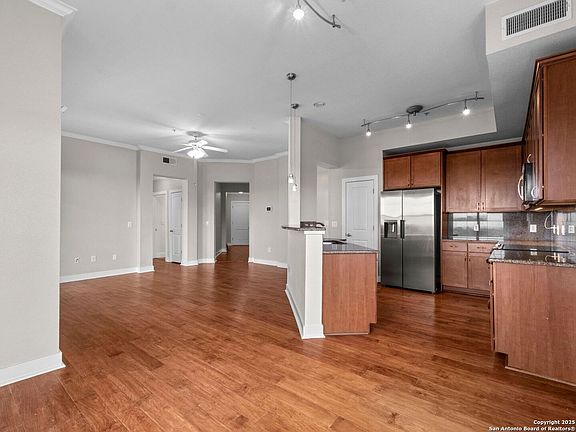 5th image of 7342 oak manor #1307