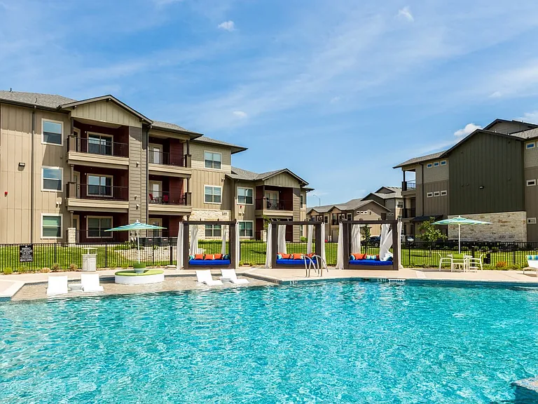 Luxurious Swimming Pool at Legacy Creekside Apartments, San Antonio, TX