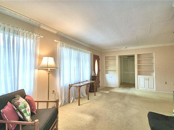 5th image of 1155 E Georgia St