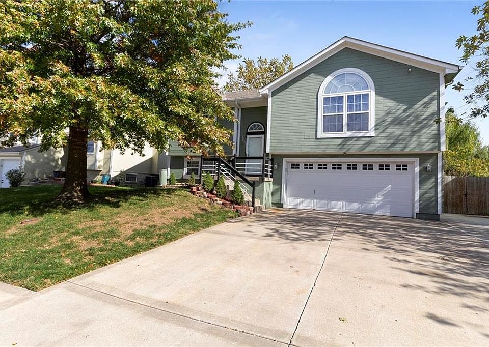 1st image of 809 SW Harvest Dr