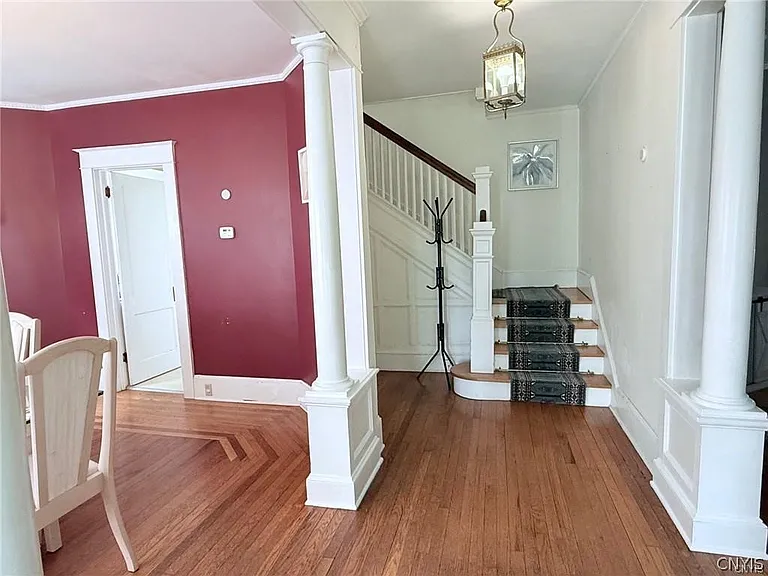 10 Jewett Ave — Photo 10
