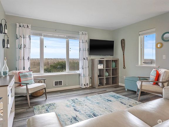 2nd image of 1600 W Ocean Avenue #113