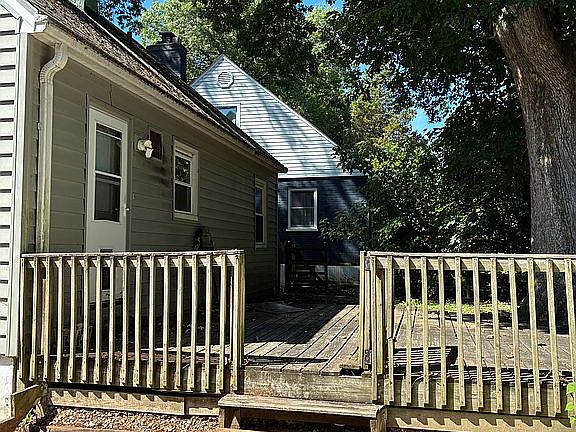 3rd image of 1470 Rugg St