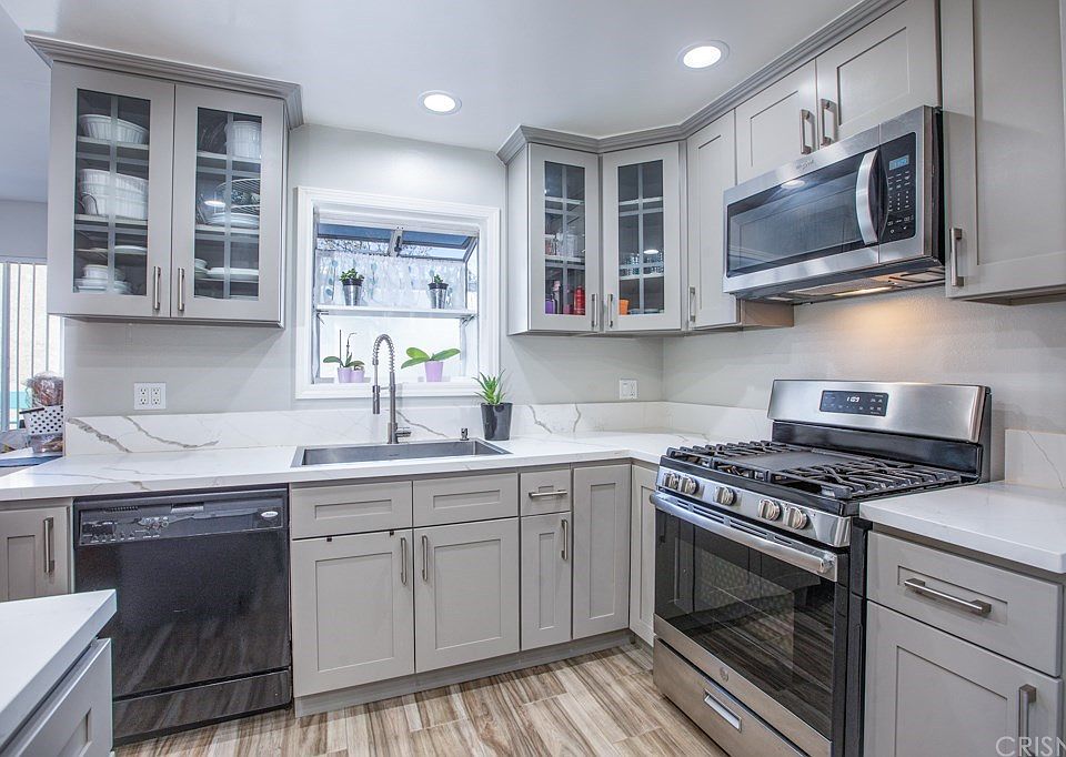 1st image of 345 N Kenwood St APT 105