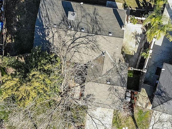 5th image of 2605 Finlandia Ave
