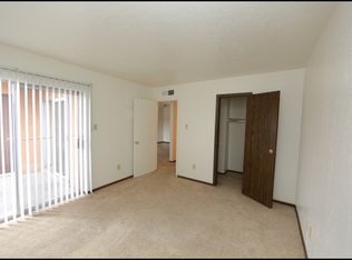 305 Sierra Dr SE, Albuquerque, NM 87108
