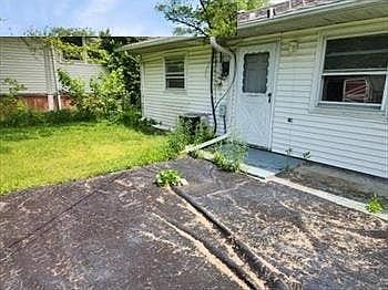 4th image of 6672 Madison St