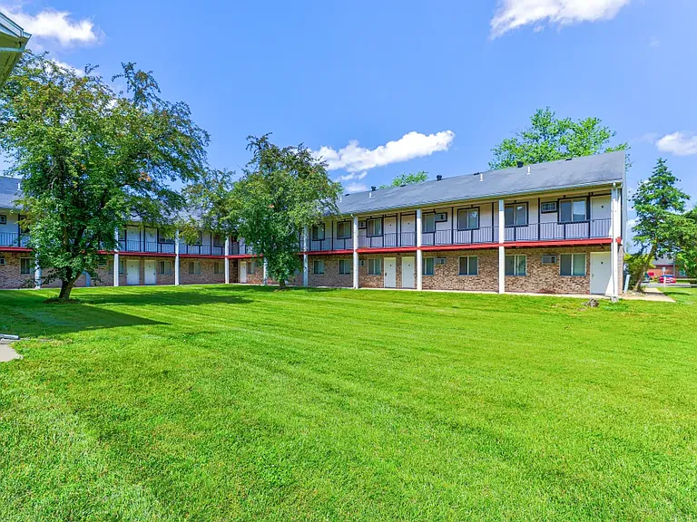 Oak Hill Apartments- Hill Ave. — Photo 6