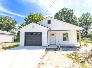 1008 W End Pl, Moberly, MO 65270