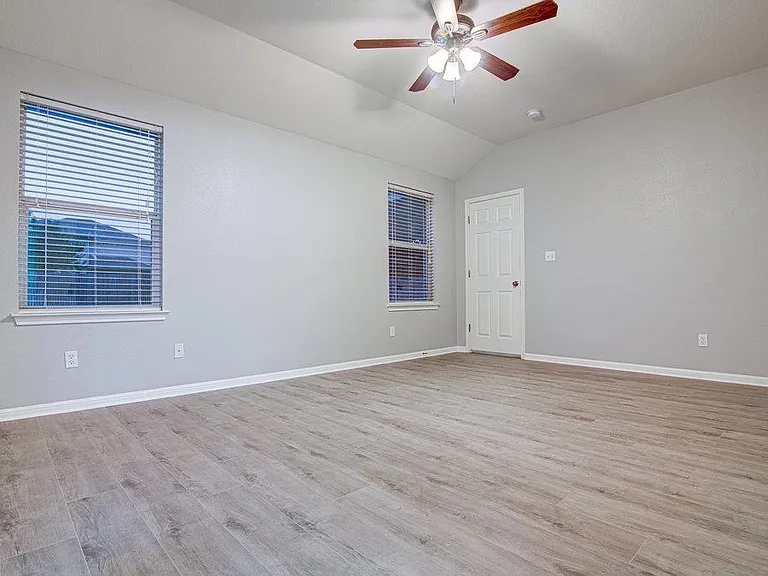 7705 Pebble Creek Dr — Photo 20