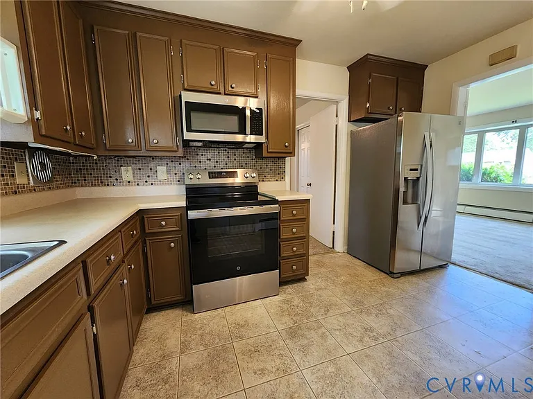 4704 Greenleigh Rd — Photo 4