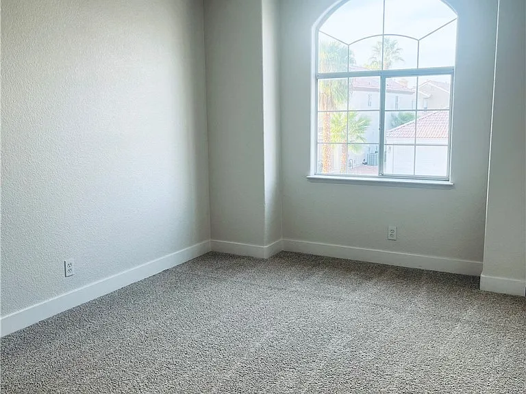 7837 Millhopper Ave — Photo 25