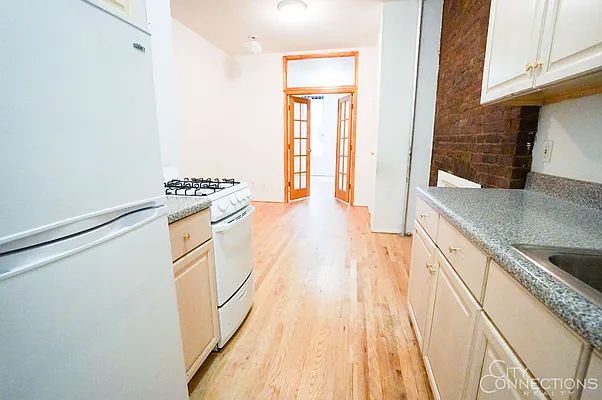Rented by City Connections Realty | media 16