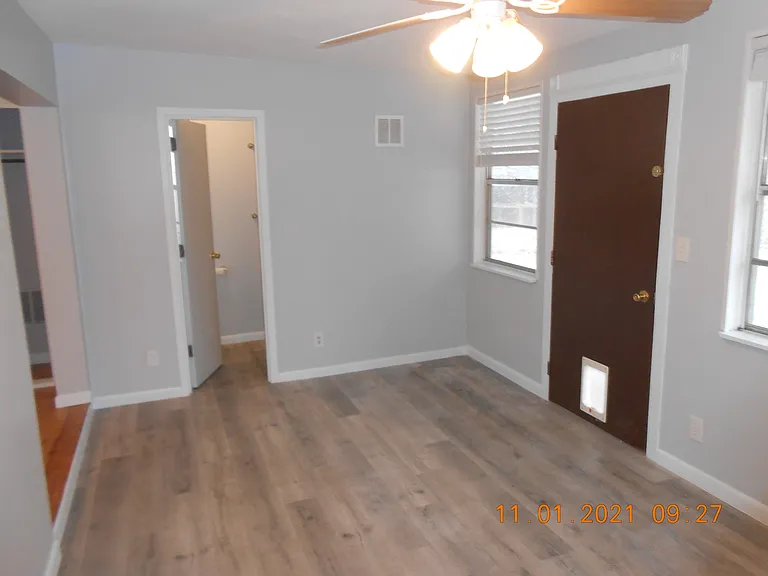 1921 Springfield Dr — Photo 12