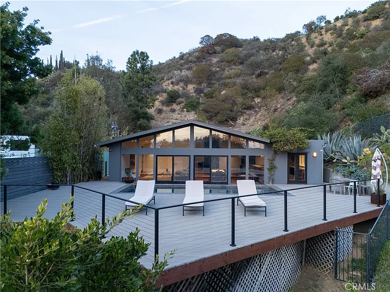 2420 Bowmont Dr — Photo 24