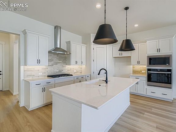 7th image of this home