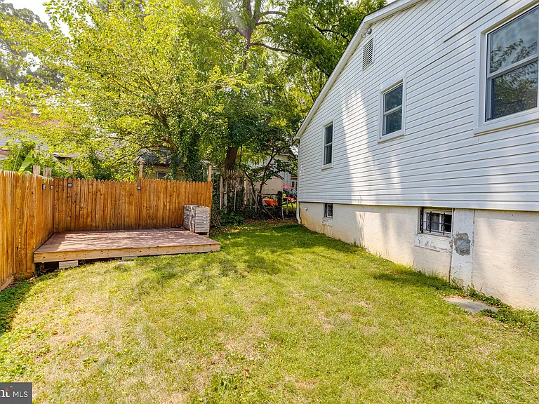 905 Regester Ave — Photo 42
