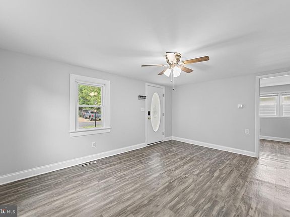 4th image of 414 Pine St