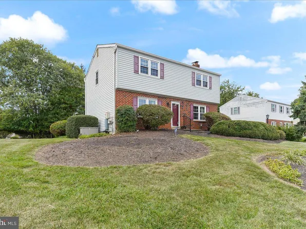 806 Halvorsen Dr, West Chester, PA 19382
