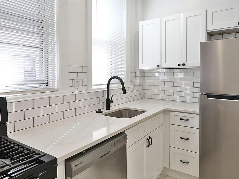 5908 Carpenter St #B — Photo 11