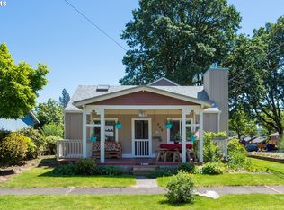 295 W Fairfield St, Gladstone, OR 97027