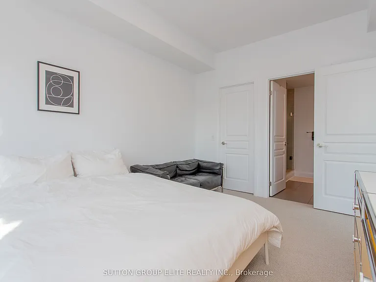 1 Hurontario St #808 — Photo 15