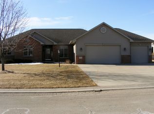 W5913 Geranium Dr, APPLETON, WI 54915
