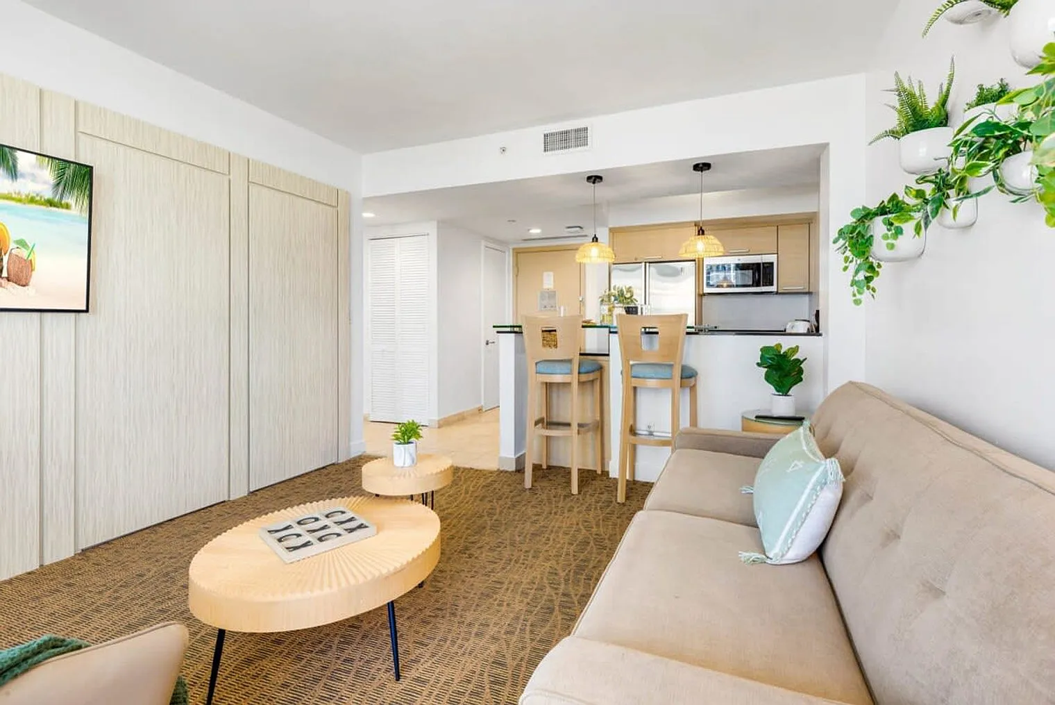 1 bed, 1.0 bath, 678 sqft, $4,003 — Photo 2