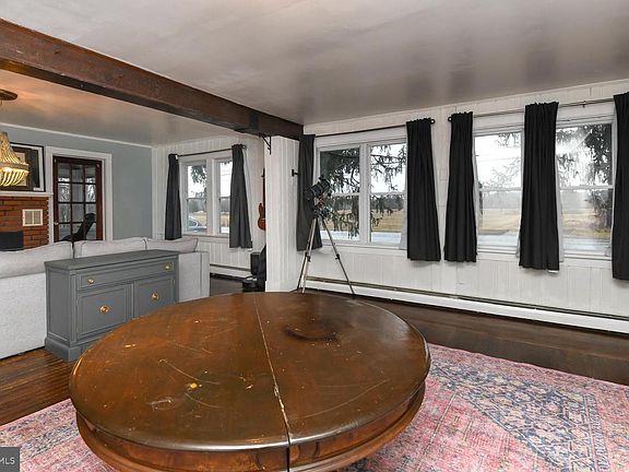 3rd image of 2270 Harding Hwy