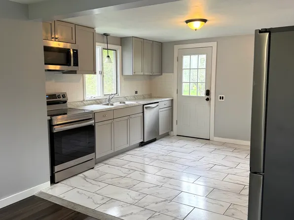 170 Alfred Rd #1, Kennebunk, ME 04043
