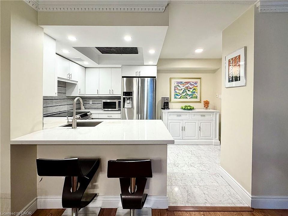 1st image of 130 Carlton St #602