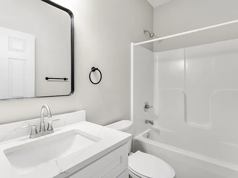 2028 Arbutus Ave — Photo 16