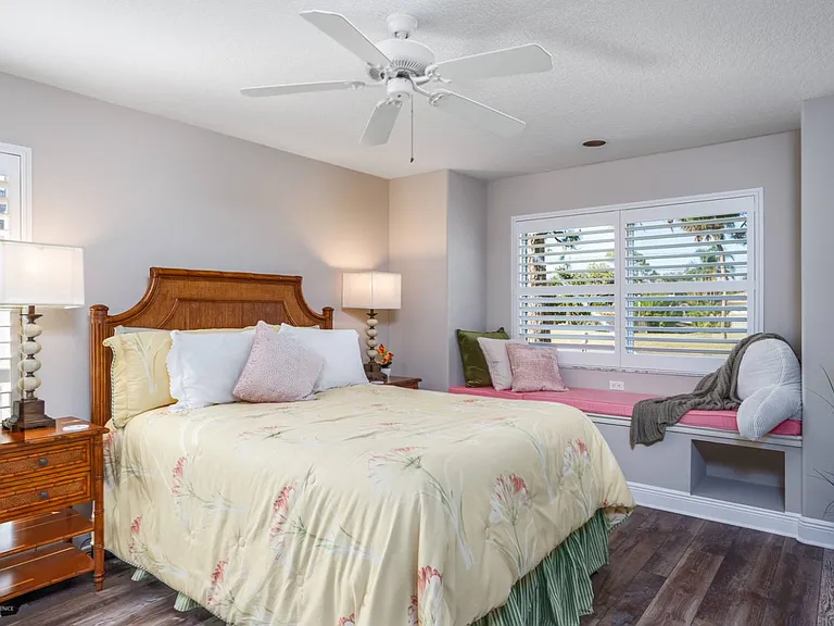 315 Charles Dr — Photo 21