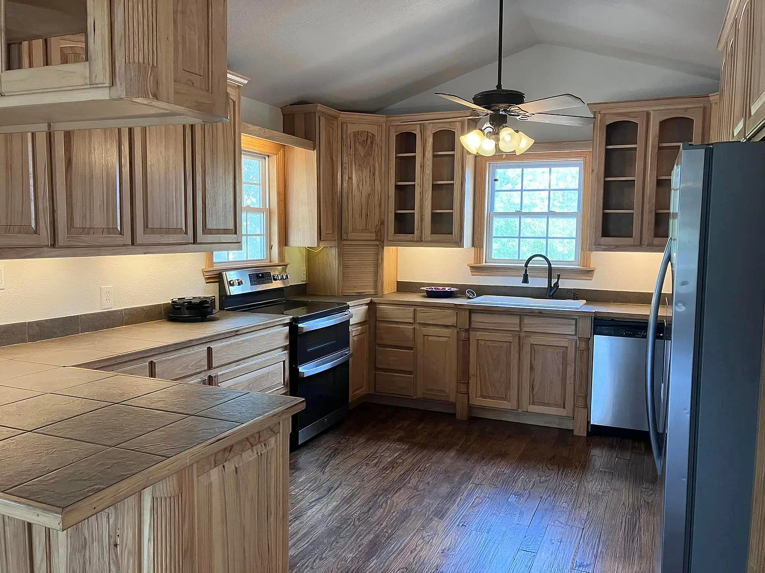 3 bed, 2000 sqft, $3,500 — Photo 4