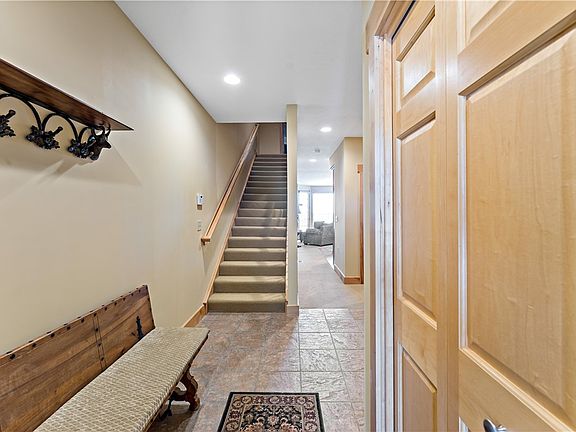 3rd image of 403 Southwind Cir