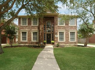 118 Harwood Dr, League City, TX 77573