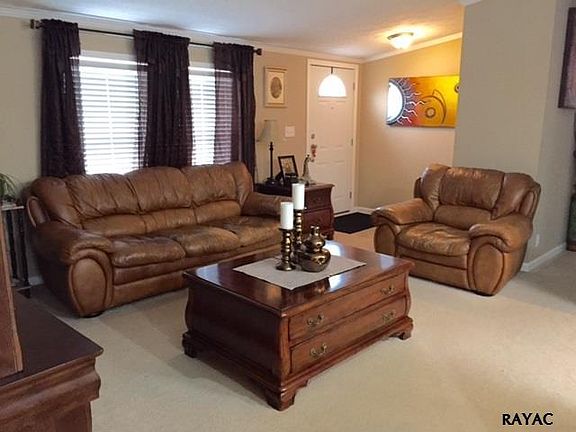 4th image of 81 Jacqueline Dr