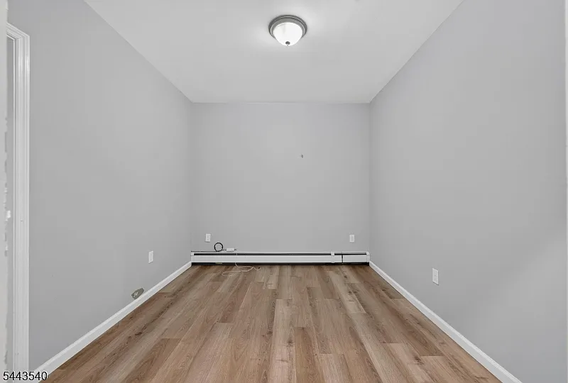 2 bed, 1.0 bath, $2,100 — Photo 3