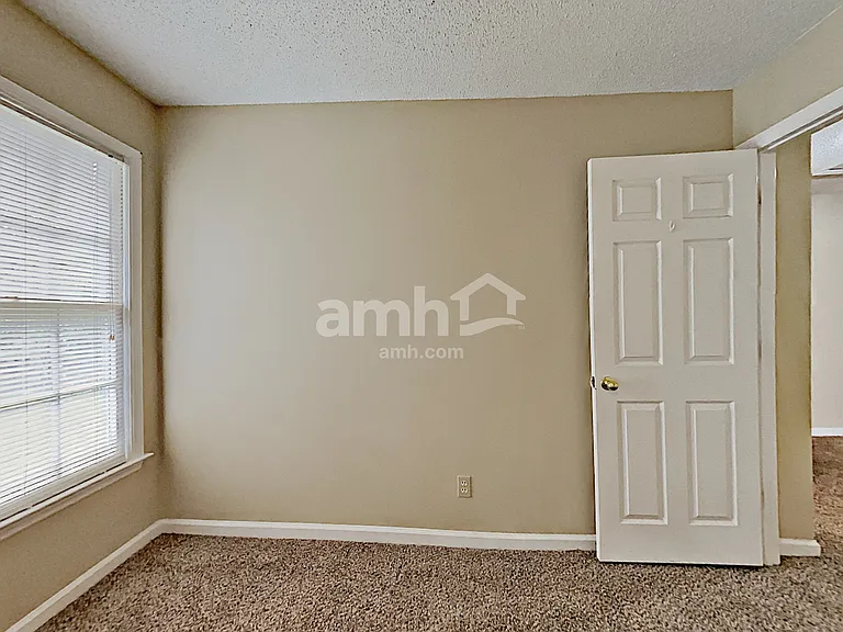 1300 Summit Point Ln — Photo 13