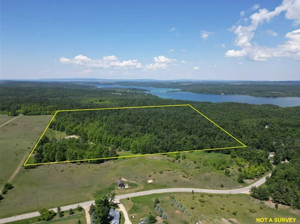 2449 Erickson Rd, Boyne City, MI 49712