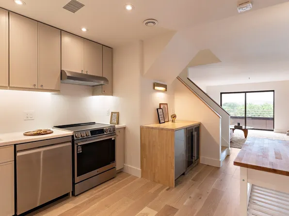 199 Coolidge Ave APT 313, Watertown, MA 02472
