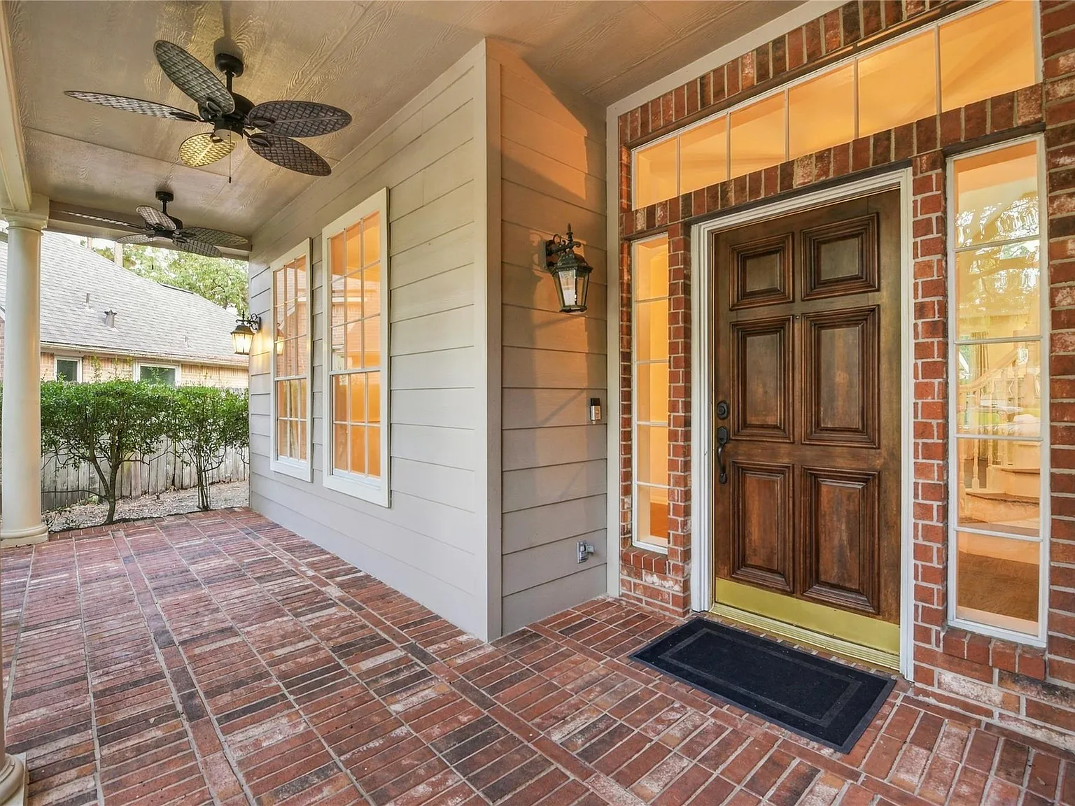 4 bed, 2.5 bath, 2504 sqft, $3,850 — Photo 2