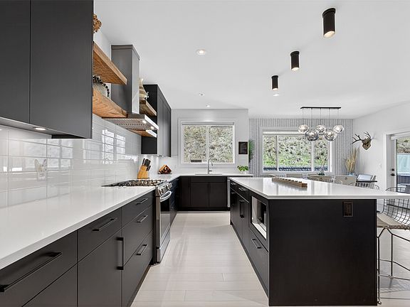 5th image of 2008 Begbie Rd