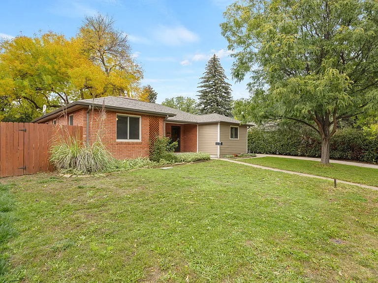 160 Circle Dr — Photo 21