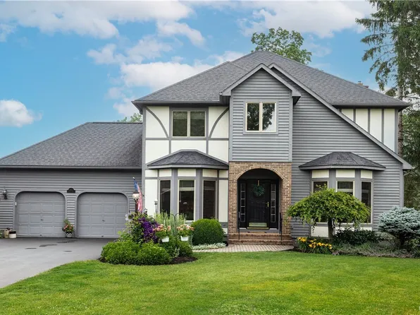 3097 Corlear Dr, Baldwinsville, NY 13027