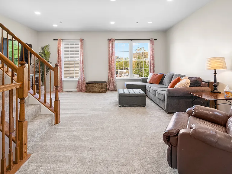 1015 Carbondale Way — Photo 13