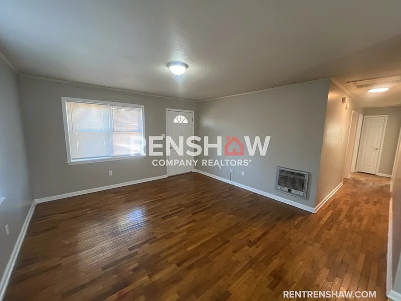 3 bed, 1.0 bath, 1053 sqft, $1,250 — Photo 3