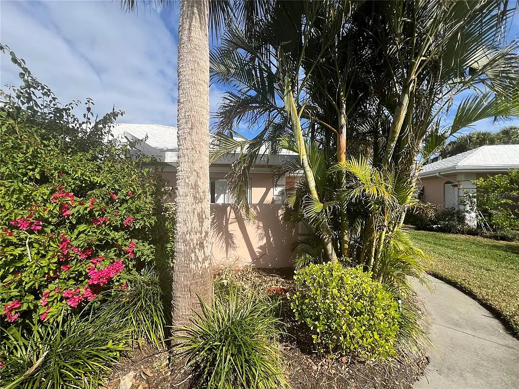 2 bed, 2.0 bath, 1175 sqft, $3,400 — Photo 2