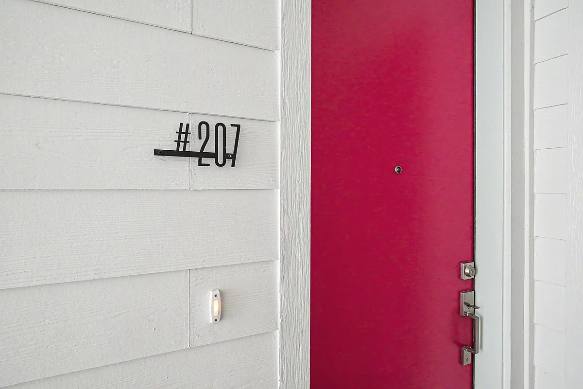 Building Photo - 2217 N Fitzhugh Ave #207